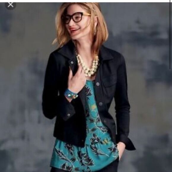 👚CAbi Zoe Falling Flowers Green/Black Floral Sleeveless Blouse Size Medium. EUC - Picture 1 of 10